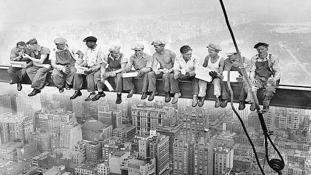 SCATTANTI: Lunchtime atop a Skyscraper - 1932