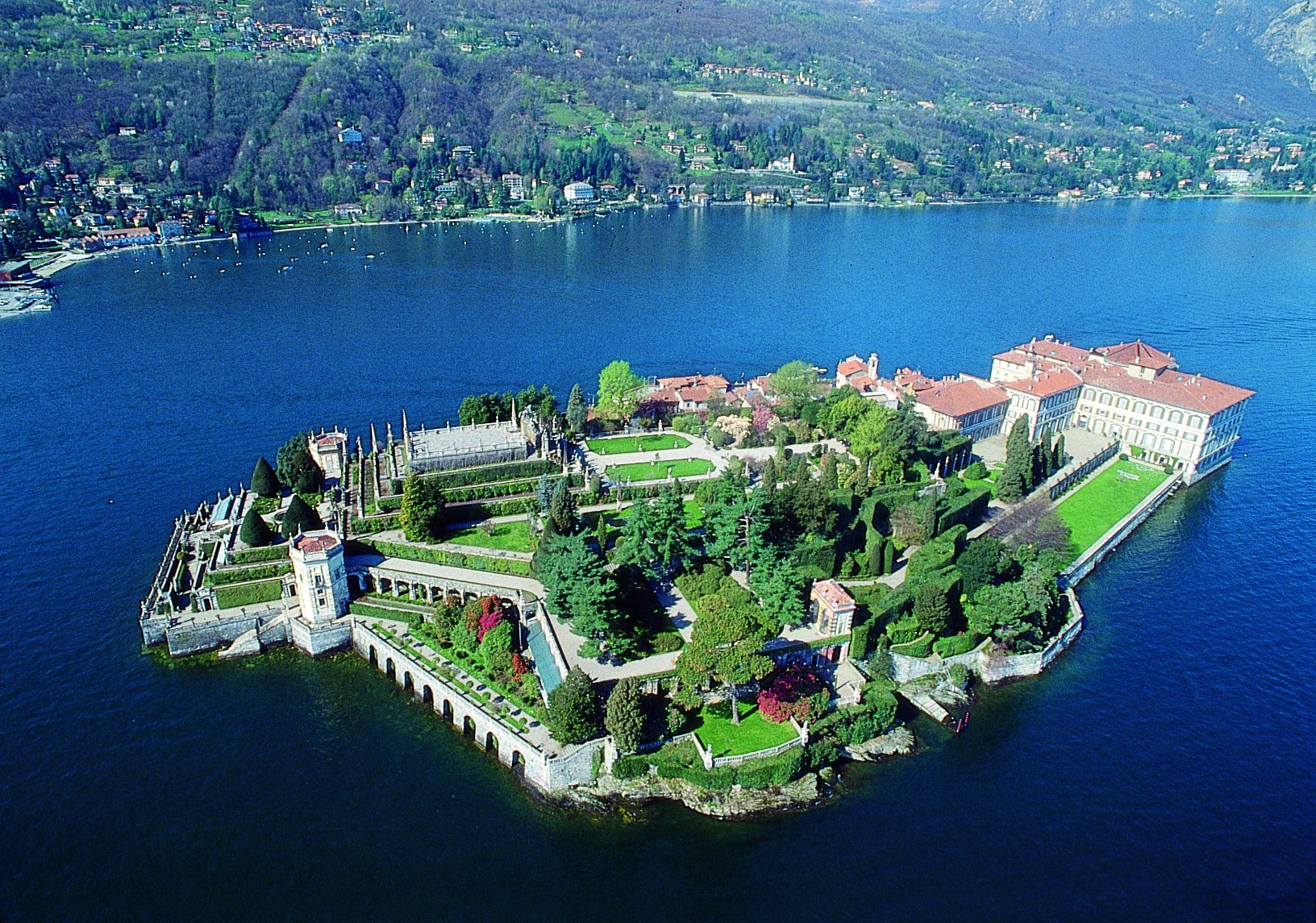 Tour Lago Maggiore: Alla Scoperta della Famiglia Borromeo